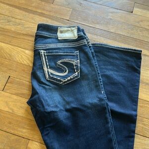 Barely worn Silver Suki jeans. Very comfortable!